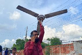 Bangladeshi people Celebrate After PM Resign