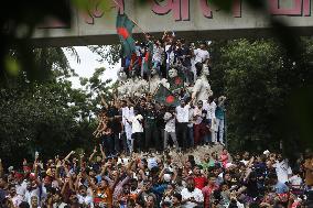 People Celebrates In Bangladesh