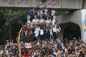 People Celebrates In Bangladesh