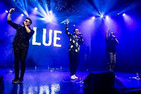 Blue Perform In Milan