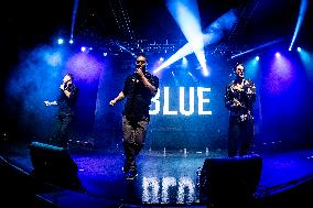 Blue Perform In Milan