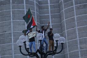 People Celebrates In Bangladesh