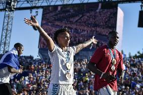 Paris 2024 - Fans welcome medalists at the Parc des Champions in Paris