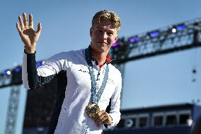 Paris 2024 - Fans welcome medalists at the Parc des Champions in Paris