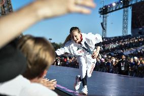 Paris 2024 - Fans welcome medalists at the Parc des Champions in Paris