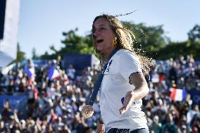 Paris 2024 - Fans welcome medalists at the Parc des Champions in Paris