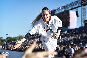 Paris 2024 - Fans welcome medalists at the Parc des Champions in Paris