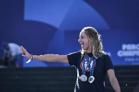 Paris 2024 - Fans welcome medalists at the Parc des Champions in Paris