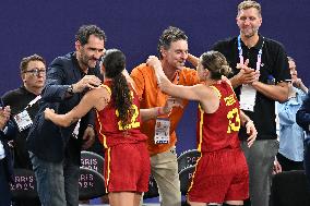 Paris 2024 - King Felipe Watches Basketball 3x3