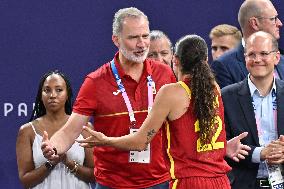 Paris 2024 - King Felipe Watches Basketball 3x3