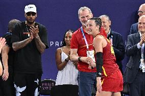 Paris 2024 - King Felipe Watches Basketball 3x3