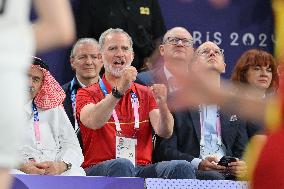 Paris 2024 - King Felipe Watches Basketball 3x3