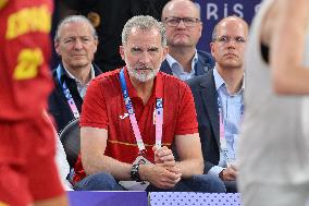 Paris 2024 - King Felipe Watches Basketball 3x3