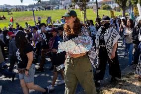 San Francisco Pro-Palestine Demonstration Marking 300 Days Of Israel's Bombardment Of Gaza