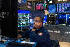 Stocks Sink With Dollar - NYC