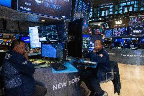 Stocks Sink With Dollar - NYC