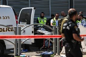 Israeli First Responders Attend Stabbing Scene at Jerusalem Checkpoint