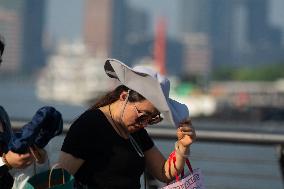 Heat Continues In Shanghai