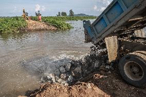 (SpotNews)CHINA-LIAONING-TIELING-RIVER EMBANKMENT-BREACH (CN)