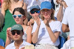 Paris 2024 - Jumping - Delphine Arnault In The Stands