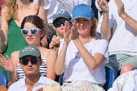 Paris 2024 - Jumping - Delphine Arnault In The Stands