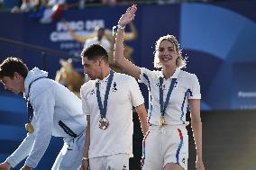 Paris 2024 - Fans cheer medalists at the Parc des Champions in Paris FA