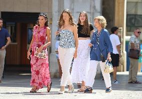 Spanish Queens And Princesses Out Shopping - Mallorca