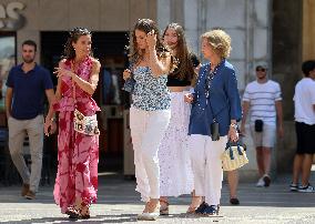 Spanish Queens And Princesses Out Shopping - Mallorca