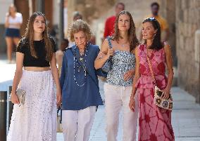 Spanish Queens And Princesses Out Shopping - Mallorca