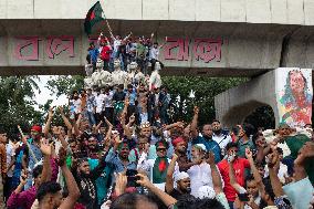 Anti-Government Protesters Celebrations In Dhaka, Bangladesh