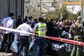 Israeli Woman Injured In Stabbing Attack At Checkpoint - Jerusalem