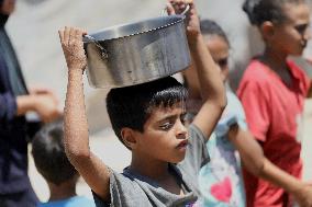 9 Out Of 10 Children In Lack Food For Growth - Gaza