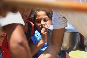 9 Out Of 10 Children In Lack Food For Growth - Gaza