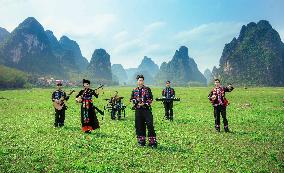 CHINA-GUANGXI-LONGZHOU COUNTY-AMATEUR MUSICIANS (CN)