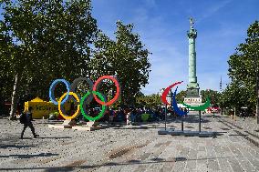 Camp Of Migrants And Homeless Set Up On Place De La Bastille - Paris