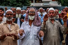 Special Prayers To End Dry Spell Offered In Kashmir