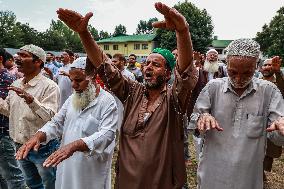 Special Prayers To End Dry Spell Offered In Kashmir