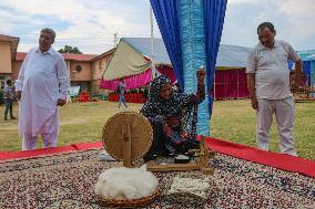 National Handloom Day Observed In Kashmir