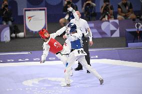 Paris 2024 - Taekwondo - Cyrian Ravet Competing