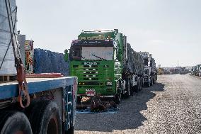 EGYPT-RAFAH CROSSING-HUMANITARIAN AID TRUCKS