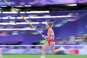 Paris 2024 - OnlyFans Star Alysha Newman Takes Bronze In Women’s Pole Vault