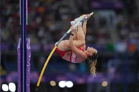 Paris 2024 - OnlyFans Star Alysha Newman Takes Bronze In Women’s Pole Vault