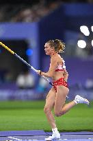 Paris 2024 - OnlyFans Star Alysha Newman Takes Bronze In Women’s Pole Vault