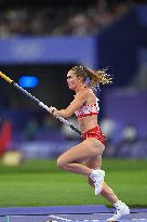 Paris 2024 - OnlyFans Star Alysha Newman Takes Bronze In Women’s Pole Vault