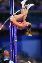 Paris 2024 - OnlyFans Star Alysha Newman Takes Bronze In Women’s Pole Vault