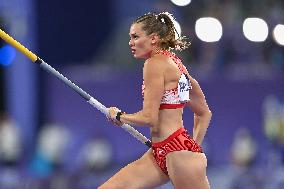 Paris 2024 - OnlyFans Star Alysha Newman Takes Bronze In Women’s Pole Vault