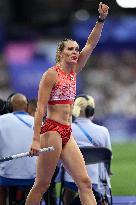 Paris 2024 - OnlyFans Star Alysha Newman Takes Bronze In Women’s Pole Vault