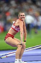 Paris 2024 - OnlyFans Star Alysha Newman Takes Bronze In Women’s Pole Vault