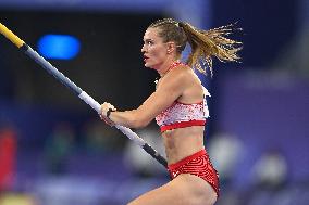 Paris 2024 - OnlyFans Star Alysha Newman Takes Bronze In Women’s Pole Vault