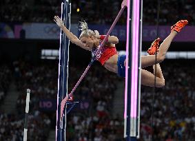 Paris 2024 - Australia’s Nina Kennedy Takes Gold In Women’s Pole Vault